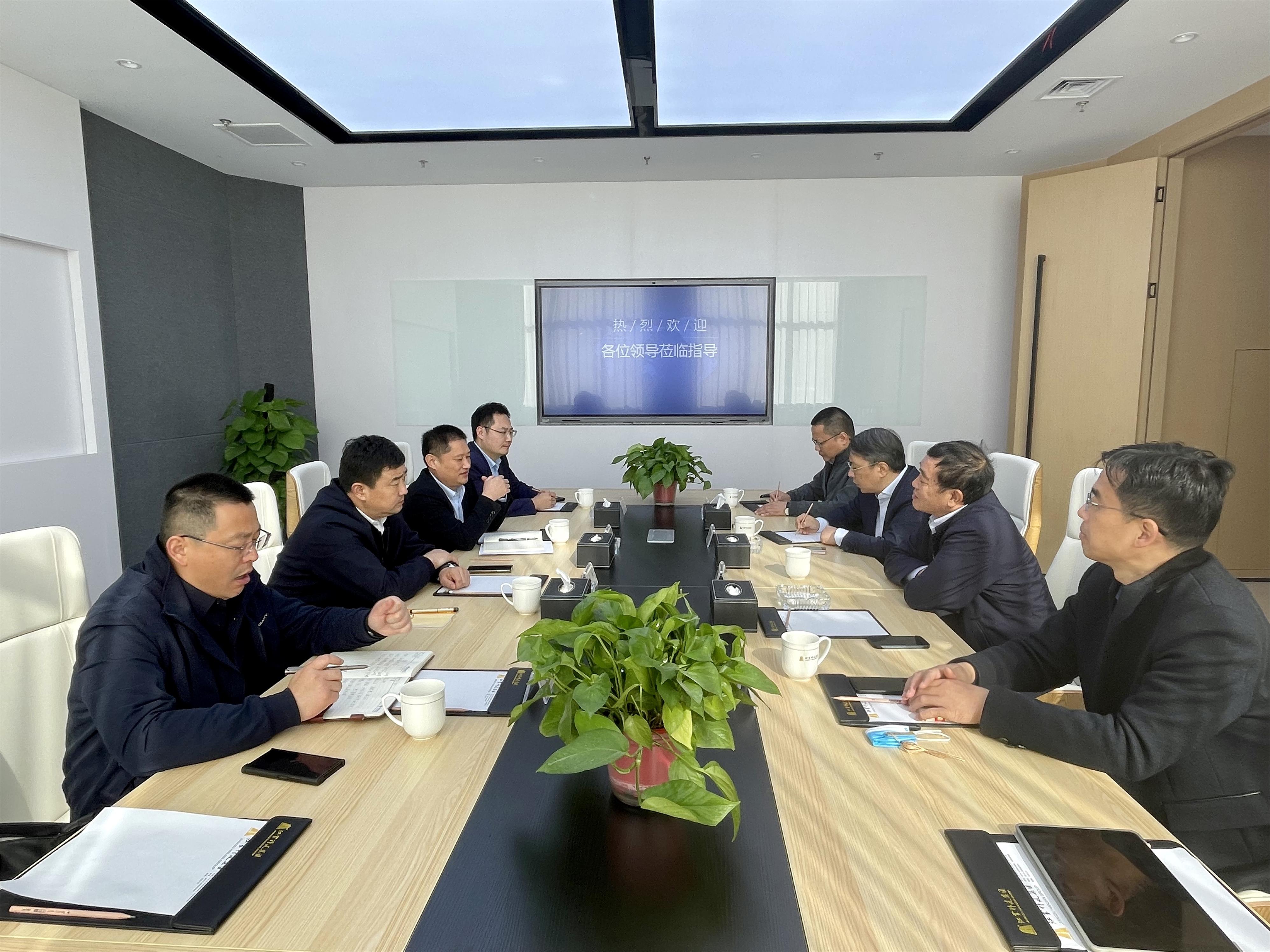 图1-1-1、宿迁经开区王峰主任一行调研集团公司.jpg